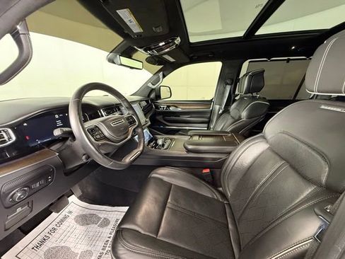 Used 2022 Jeep Grand Wagoneer Series II w/ Convenience Group III image 5