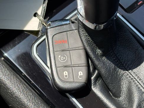 Used 2025 Jeep Compass Limited AWD/4WD image 25