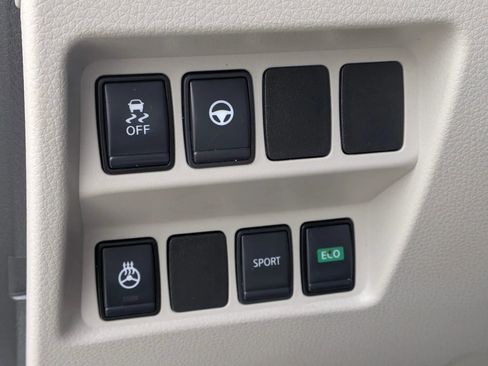 Used 2020 Nissan Rogue Sport SL FWD image 19
