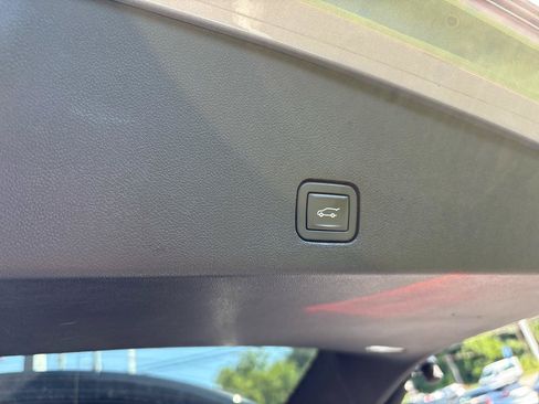 Used 2024 Cadillac XT6 Premium Luxury w/ LPO, Floor Liner Package AWD/4WD image 37