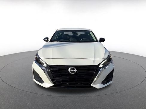 Used 2025 Nissan Altima 2.5 SV image 4