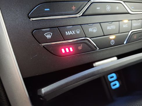 Used 2017 Ford Edge SEL w/ Equipment Group 201A image 9