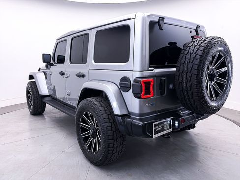 Used 2021 Jeep Wrangler Unlimited Sahara w/ Safety Group AWD/4WD image 17