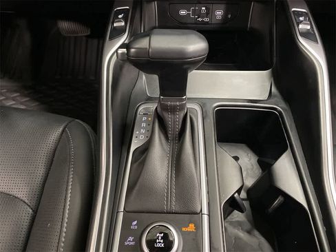 Used 2025 Kia Sorento S image 27