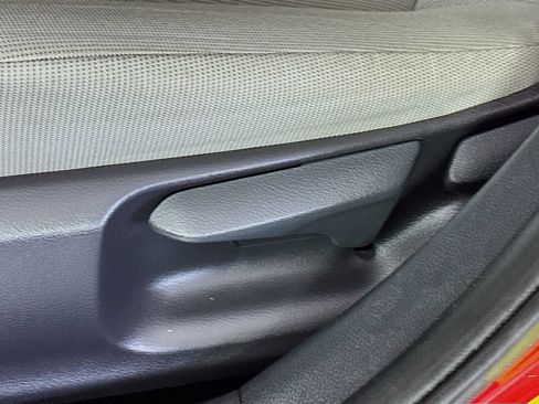 Used 2021 Toyota Corolla LE FWD image 22