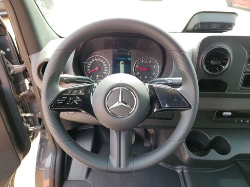 New 2025 Mercedes-Benz Sprinter 2500 image 21
