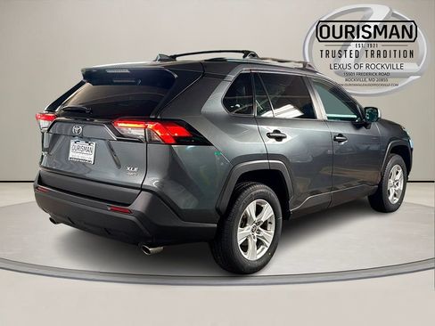 Used 2021 Toyota RAV4 XLE w/ Convenience Package image 8