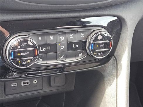 Used 2023 Buick Encore GX Select w/ Sport Touring Package FWD image 13
