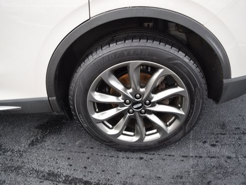 Used 2021 Lincoln Corsair AWD w/ Premium Package image 6