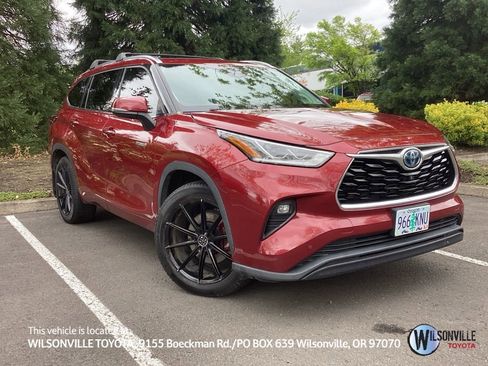 Used 2021 Toyota Highlander Platinum AWD/4WD image 1