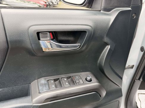 Used 2017 Toyota Tacoma TRD Pro AWD/4WD image 16