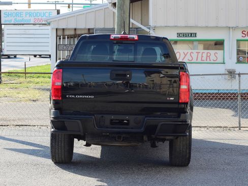 Used 2022 Chevrolet Colorado LT w/ LT Convenience Package image 7