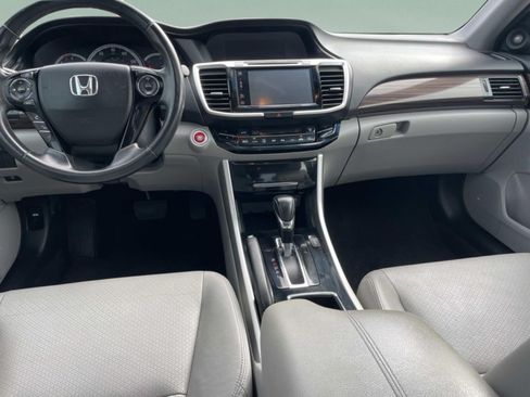 Used 2017 Honda Accord EX-L image 9