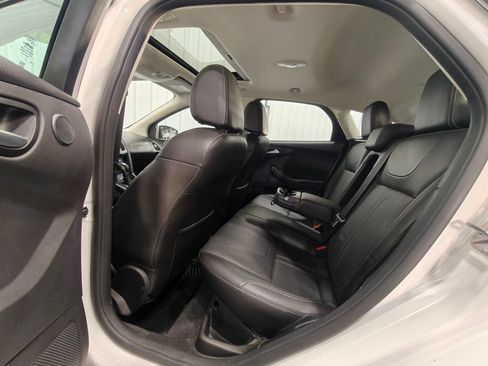 Used 2014 Ford Focus Titanium FWD image 29