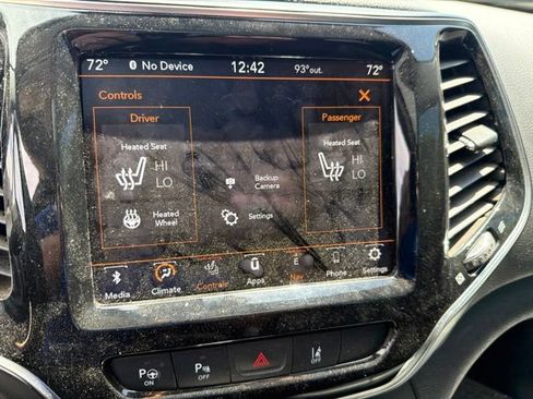 Used 2019 Jeep Cherokee Limited w/ Technology Group AWD/4WD image 16