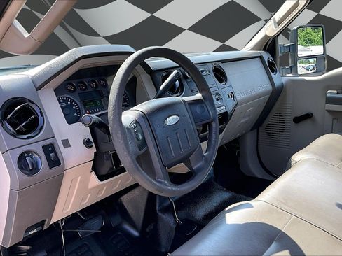 Used 2010 Ford F250 XL AWD/4WD image 13