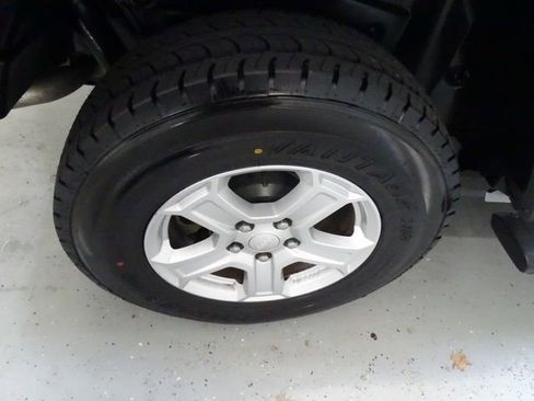 Certified 2022 Jeep Wrangler Unlimited Sport w/ Sun And Sound Package image 29