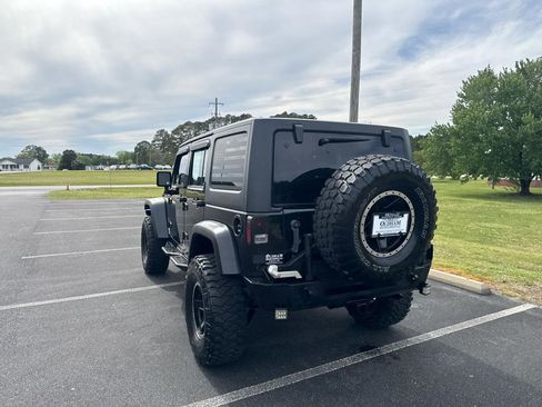 Used 2015 Jeep Wrangler Unlimited Sport w/ Connectivity Group AWD/4WD image 7