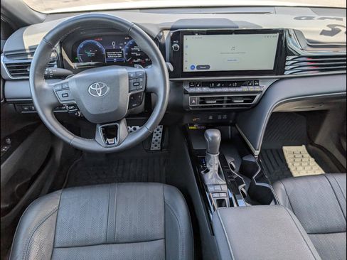 Used 2025 Toyota Camry XSE AWD/4WD image 10