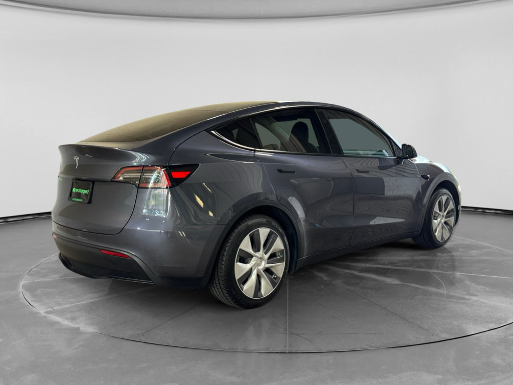 Used 2023 Tesla Model Y 2WD image 3
