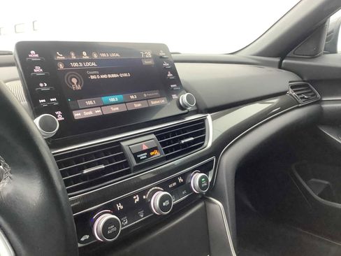 Used 2018 Honda Accord Sport image 17