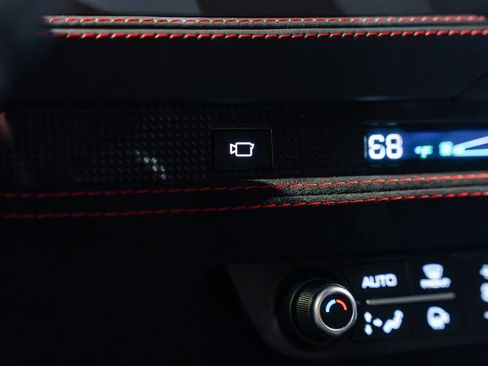 Certified 2021 Ferrari F8 Tributo RWD image 36