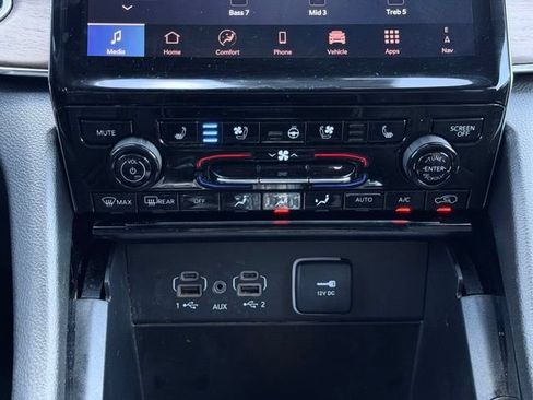 Certified 2025 Jeep Grand Cherokee Summit AWD/4WD image 38