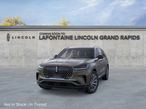 New 2026 Lincoln Aviator Reserve w/ Luxury Package image 2