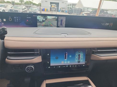New 2026 Lincoln Navigator Black Label AWD/4WD image 35