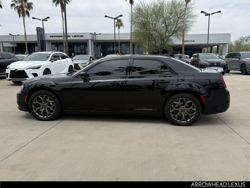 Used 2017 Chrysler 300 S w/ 300S Premium Group AWD/4WD image 3