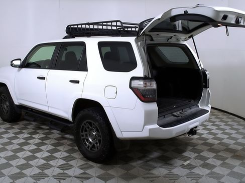 Used 2021 Toyota 4Runner Venture image 10