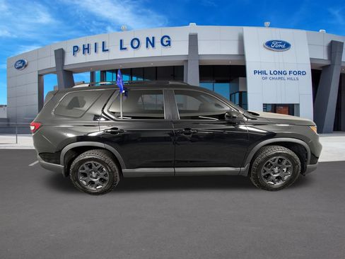 Used 2025 Honda Pilot TrailSport image 6