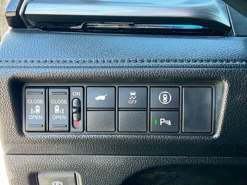 Used 2023 Honda Odyssey Elite image 10