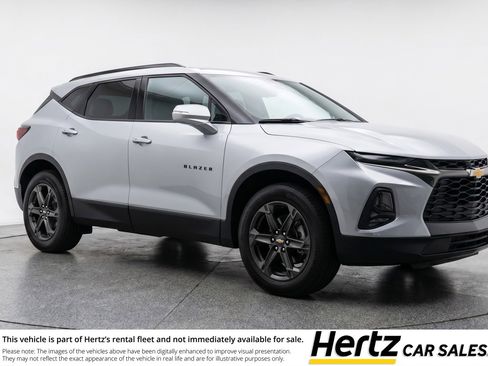 Used 2025 Chevrolet Blazer LT FWD image 1