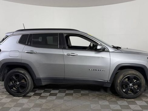 Used 2018 Jeep Compass Latitude w/ Popular Equipment Group AWD/4WD image 10