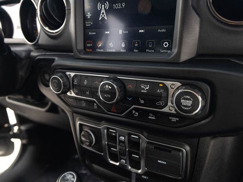 Used 2022 Jeep Gladiator Overland AWD/4WD image 20