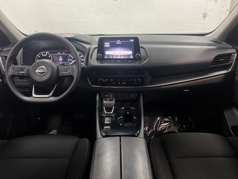 Used 2024 Nissan Rogue S FWD image 13