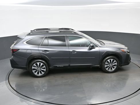 Used 2023 Subaru Outback Limited AWD/4WD image 41