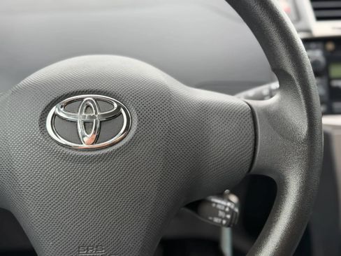 Used 2009 Toyota Yaris S FWD image 23