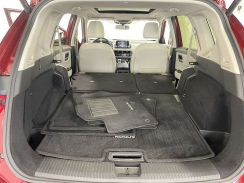 Used 2024 Nissan Rogue SV w/ SV Premium Package AWD/4WD image 25