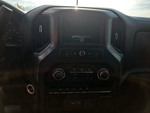 Used 2022 Chevrolet Silverado 1500 Custom AWD/4WD image 18