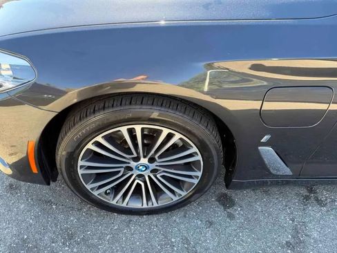 Used 2019 BMW 530e w/ Convenience Package RWD image 7