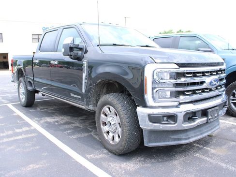 Used 2025 Ford F350 Lariat w/ Lariat Ultimate Package AWD/4WD image 3