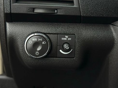 Used 2009 Chevrolet Traverse LT image 37