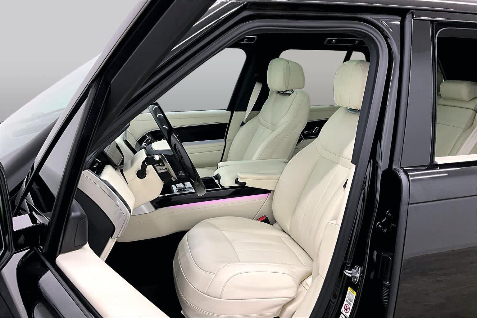 Used 2026 Land Rover Range Rover SE AWD/4WD image 8
