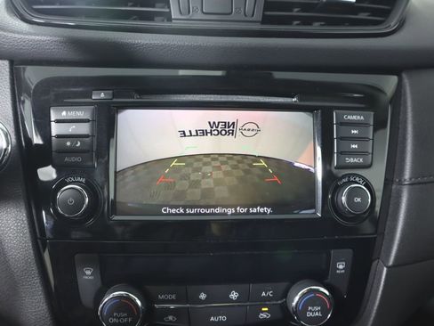 Certified 2020 Nissan Rogue SV image 9