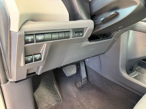 Used 2023 Toyota Sienna XLE image 14