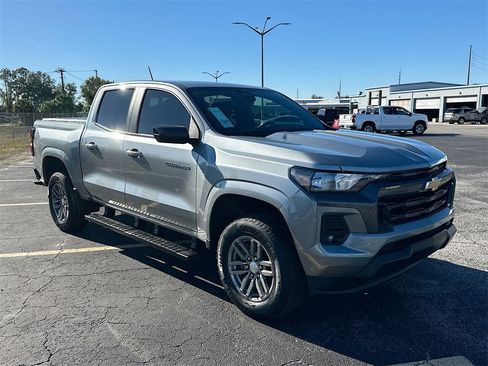 Used 2023 Chevrolet Colorado LT w/ LT Convenience Package II image 3