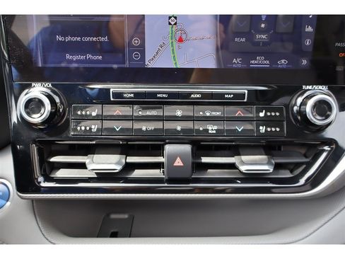 Used 2021 Toyota Highlander Platinum FWD image 45