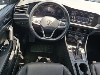Used 2024 Volkswagen Jetta SE FWD video 2